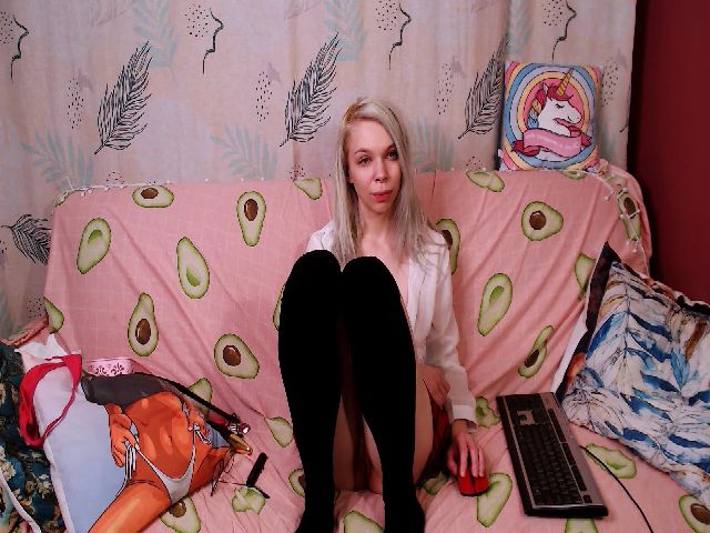 Live sex webcam photo for Lolly_Goddess #272397783