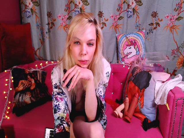 Live sex webcam photo for Lolly_Goddess #273073244