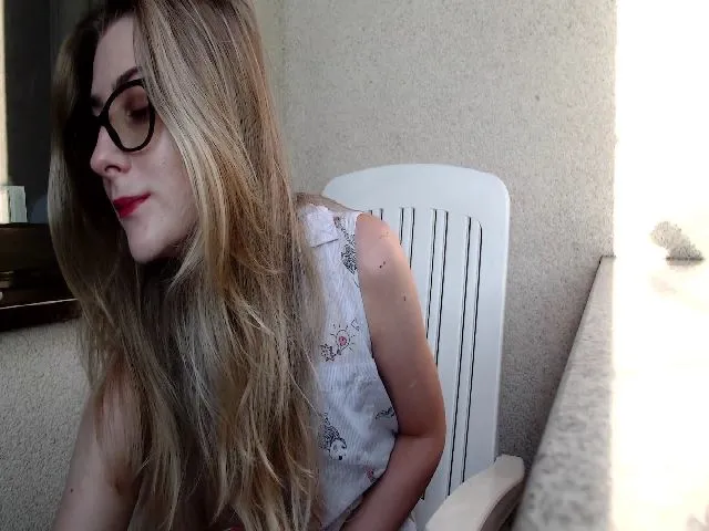 Live sex webcam photo for Lonix #273964261