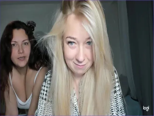 Live sex webcam photo for LoraGlow #273616928
