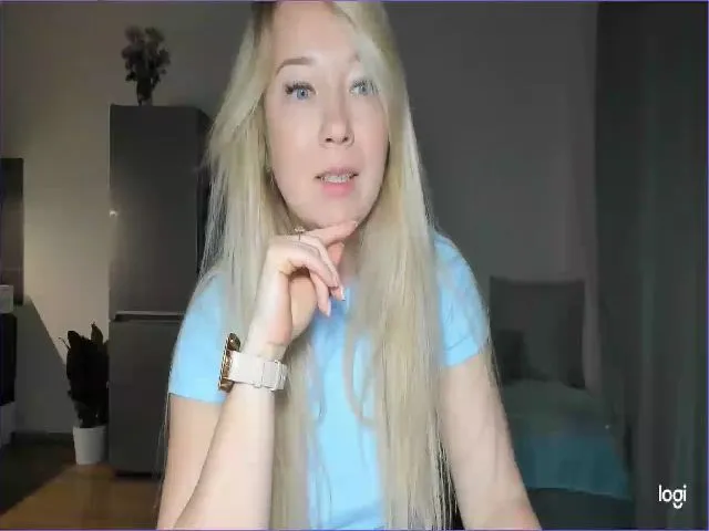 Live sex webcam photo for LoraGlow #273657864