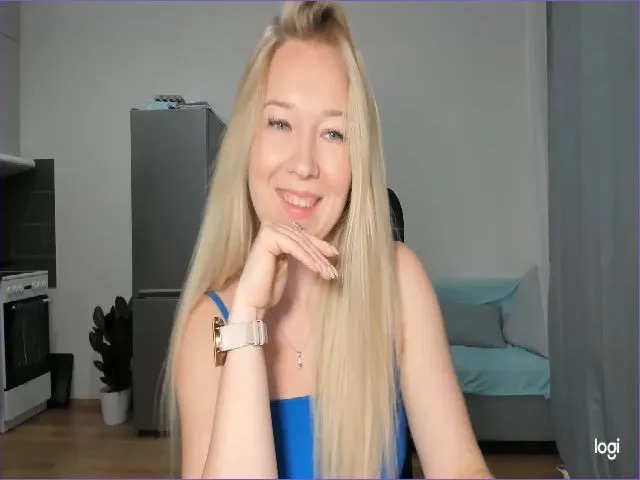 Live sex webcam photo for LoraGlow #273733320
