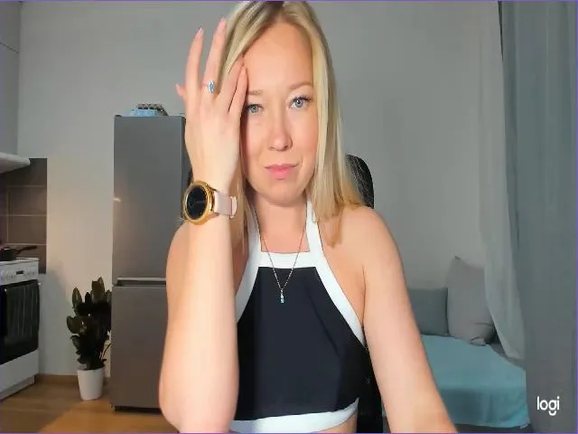 Live sex webcam photo for LoraGlow #273768381