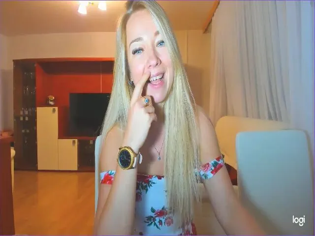 Live sex webcam photo for LoraGlow #274323919