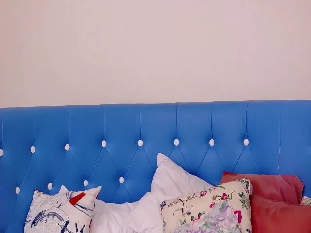 Live sex webcam photo for LoraxGrey #272641210