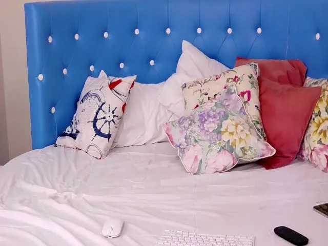 Live sex webcam photo for LoraxGrey #272641713