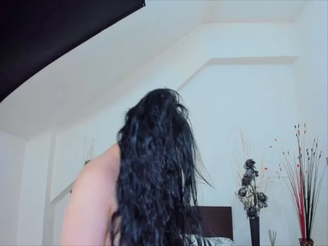 Live sex webcam photo for Lore__ #272814573