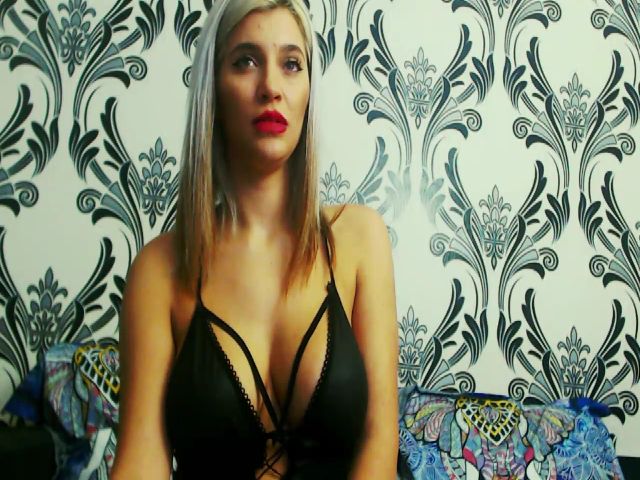 Live sex webcam photo for Lorehottie #272086598