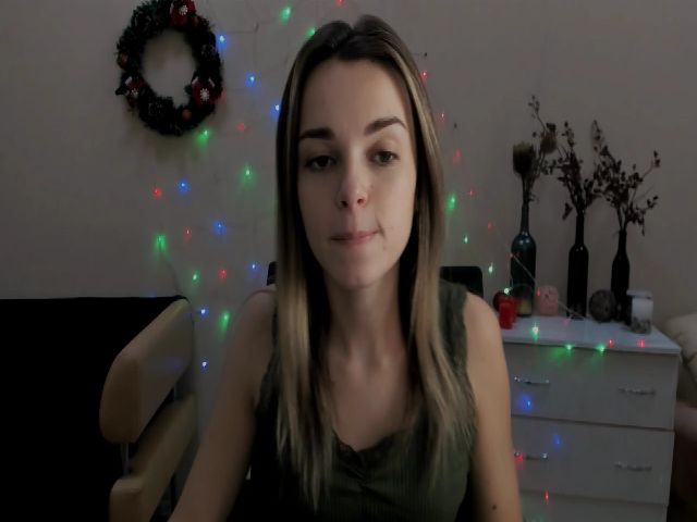 Live sex webcam photo for LoreinKis #271708646