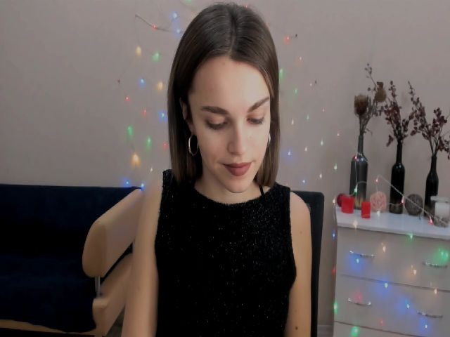 Live sex webcam photo for LoreinKis #271864283