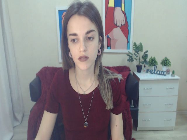 Live sex webcam photo for LoreinKis #272315160