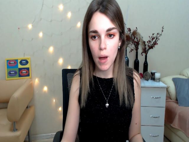 Live sex webcam photo for LoreinKis #272348262