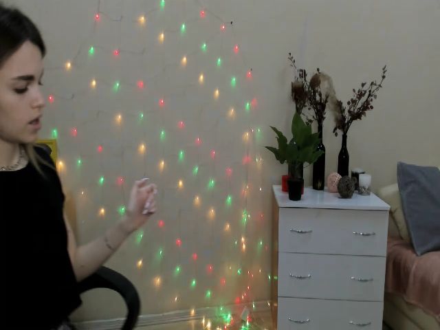 Live sex webcam photo for LoreinKis #272475600