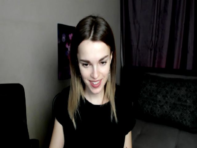 Live sex webcam photo for LoreinKis #272487506