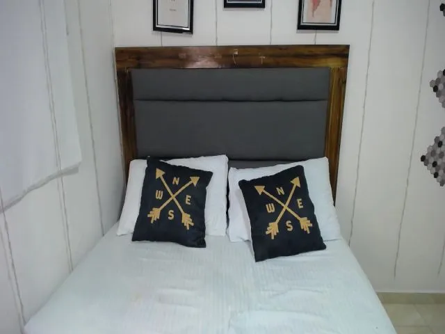 Live sex webcam photo for Lorena_lesli #272552706