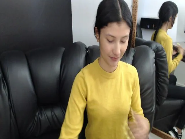 Live sex webcam photo for Louisk #272696621