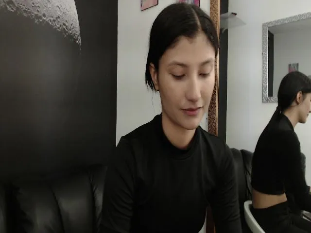 Live sex webcam photo for Louisk #272827966