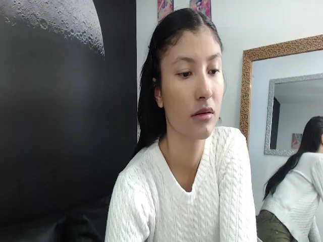 Live sex webcam photo for Louisk #273380223