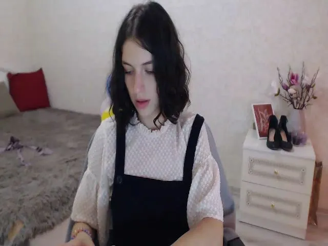 Live sex webcam photo for Loulou_ #274116911