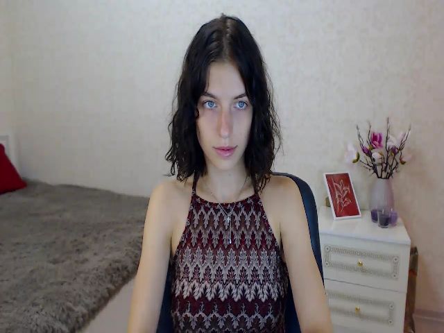 Live sex webcam photo for Loulou_ #274158073