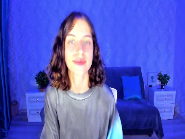 Live sex webcam photo for Loulou_ #274312265