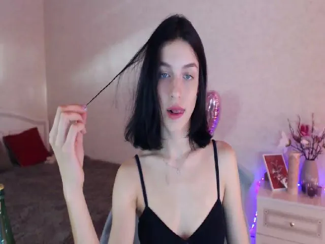 Live sex webcam photo for Loulou_ #274365707