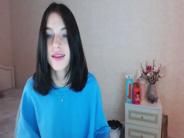 Live sex webcam photo for Loulou_ #274574562