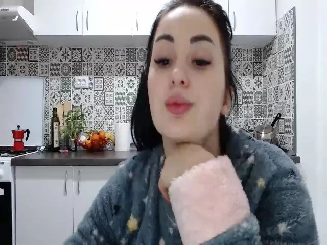 Live sex webcam photo for LoveCandy069 #271803150