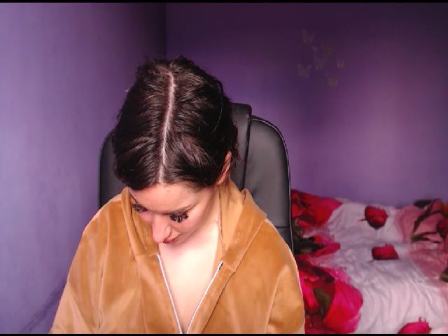 Live sex webcam photo for LoveJulliette #272450342