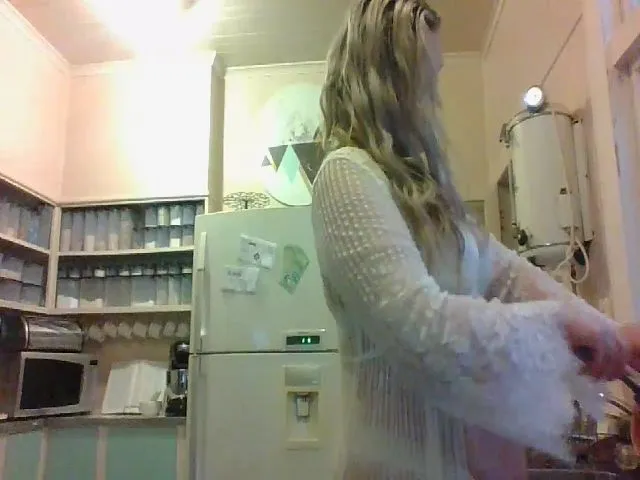 Live sex webcam photo for LoveLexieLust #272775402