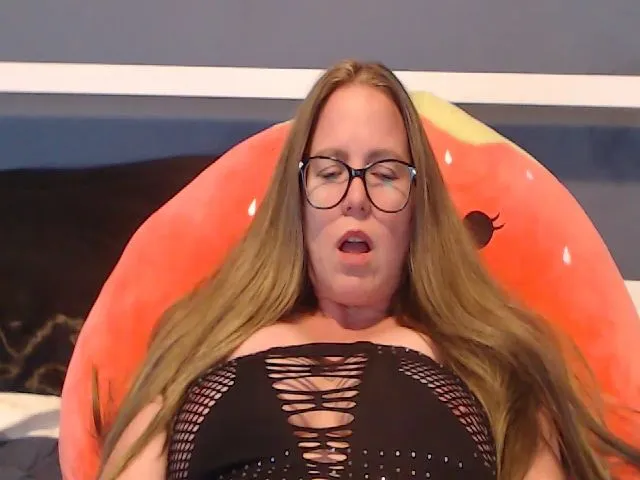 Live sex webcam photo for LoveSparkle1 #272853263