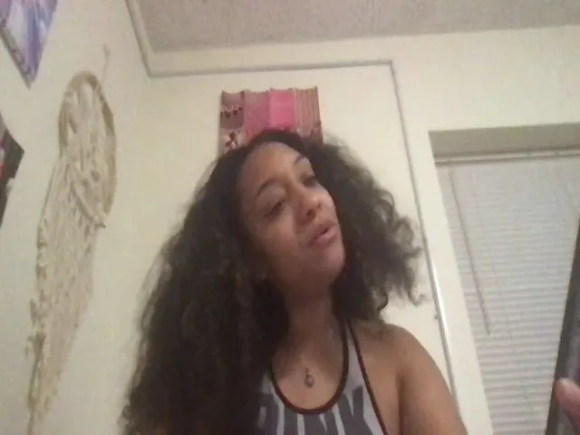 Live sex webcam photo for Loveleypariss #273403507