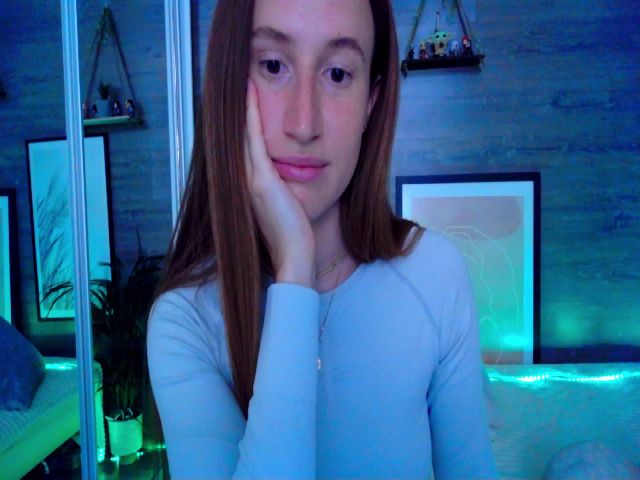 Live sex webcam photo for LovelyBvnny #273929743