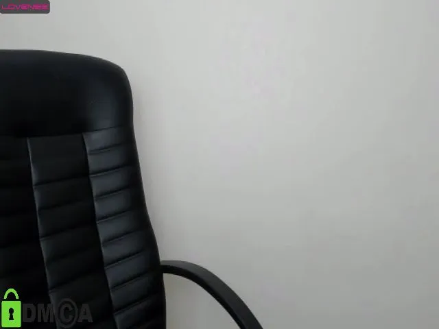 Live sex webcam photo for LovelyDjenn #274089645