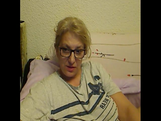 Live sex webcam photo for LovelyGinny #273575287