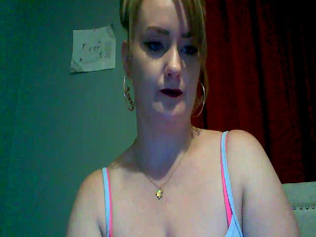 Live sex webcam photo for LovelyLace08 #273353794