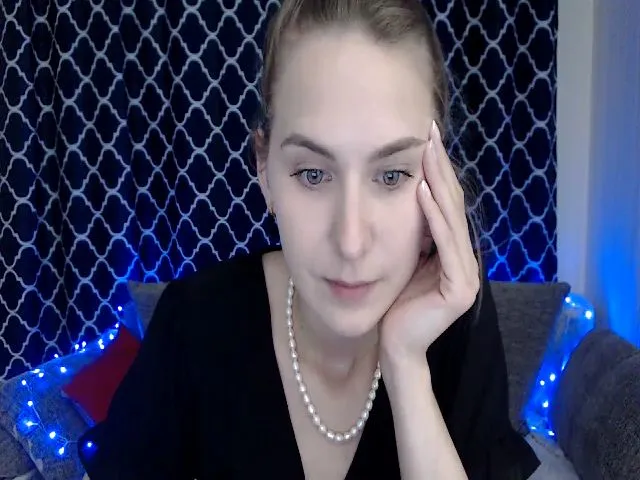Live sex webcam photo for LovelyMaria_ #273712059
