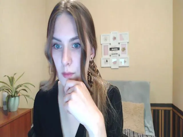 Live sex webcam photo for LovelyMaria_ #273728067