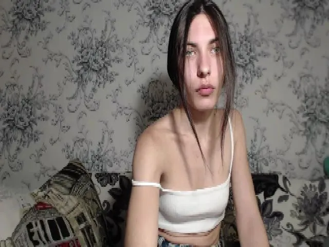 Live sex webcam photo for LovelyTati1 #273859337