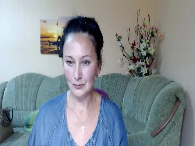 Live sex webcam photo for Lovely_Woman_ #274635714