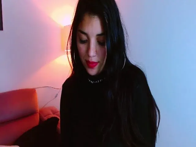 Live sex webcam photo for Luci_moon1 #272885685