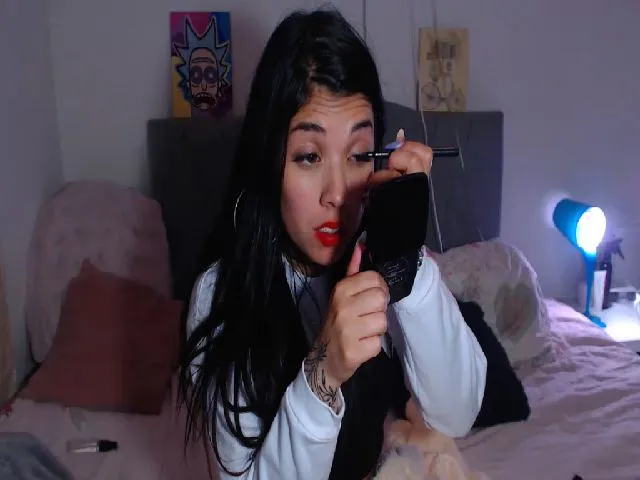 Live sex webcam photo for Luci_moon1 #273146811