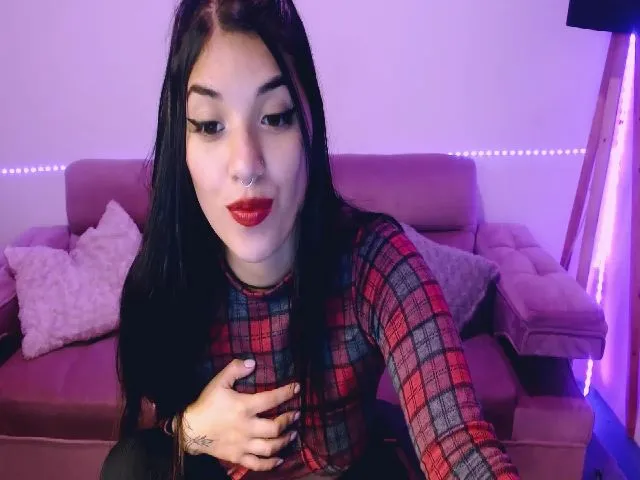 Live sex webcam photo for Luci_moon1 #273586368