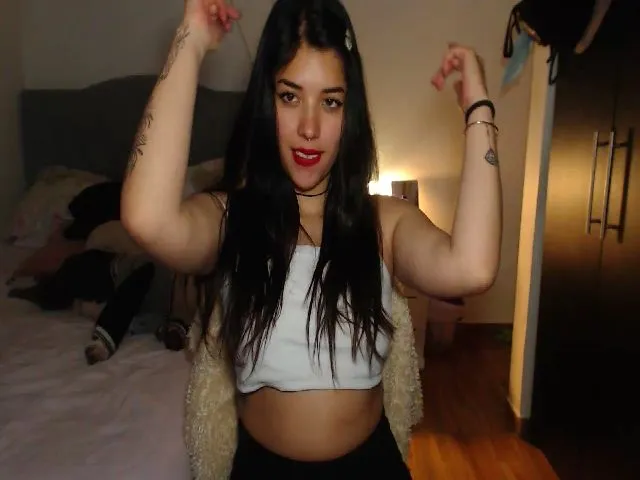 Live sex webcam photo for Luci_moon1 #274446961
