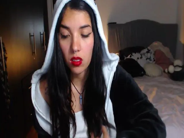 Live sex webcam photo for Luci_moon1 #274539778