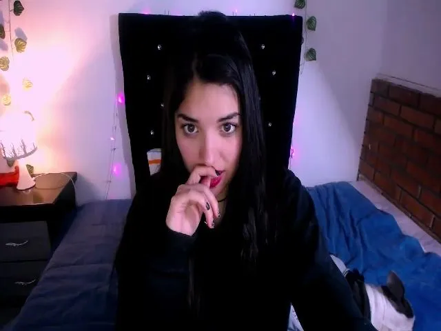 Live sex webcam photo for Luci_moon1 #274547766