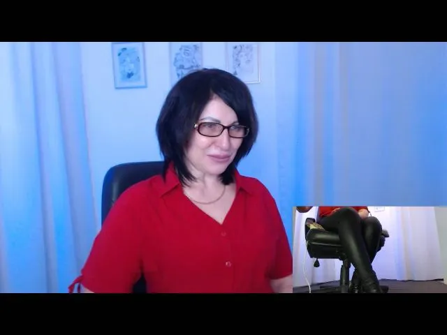 Live sex webcam photo for LuciaLAl #272158802