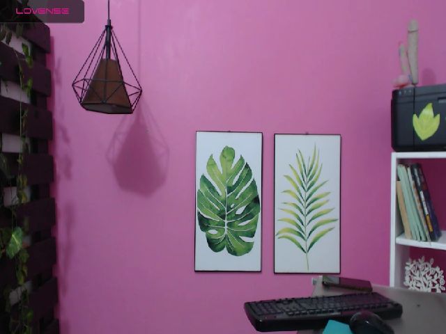 Live sex webcam photo for LucianaMontex #272472328