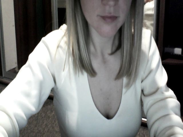 Live sex webcam photo for Lucky_Bee #272970001