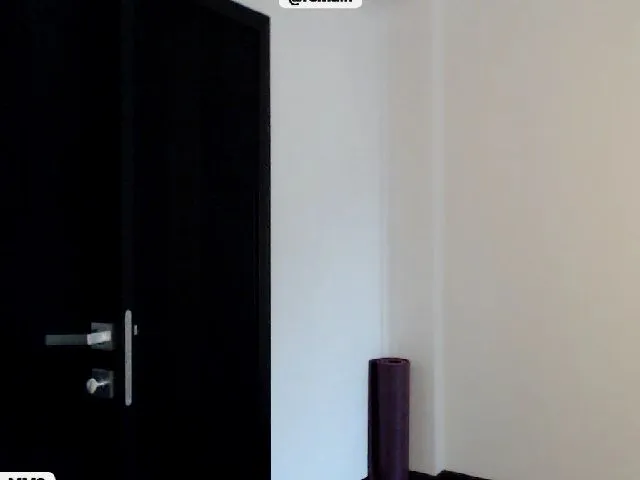 Live sex webcam photo for Lucky_V #272278262